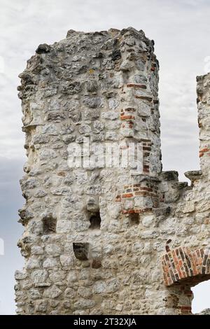 Historische mittelalterliche Ruine der Burg drachenfels, eines der ersten Touristenziele in deutschland Stockfoto