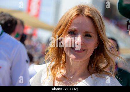 Fahrerlager Atmosphäre - Gerri Halliwell (GBR) Sänger und Frau von Christian Horner (GBR) - RedBull Racing Team Principal während des Sonntagsrennens der FORMEL 1 Stockfoto