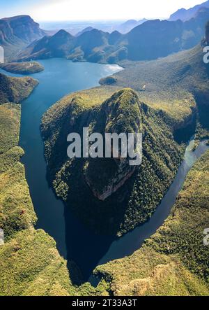 Aus der Vogelperspektive auf den Blyde River Canyon und die drei Rondavels in Graskop, Mpumalanga, Südafrika Stockfoto