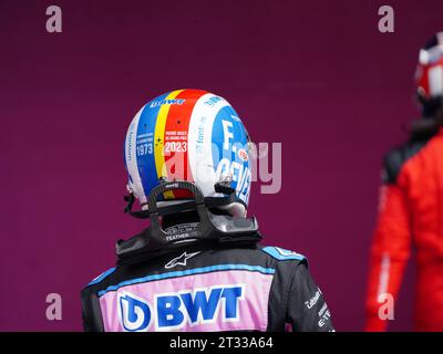 AUSTIN, TEXAS, USA AM 21. OKTOBER 2023; #10, Pierre GASLY, FRA, Alpine F1 Team mit einem Helm nach dem Design von Francois Cevert, F1 Tyrrell Pilot, der bei einem Unfall während des US GP in Watkins Glen 1973 starb. Gesehen während des Formel 1 Grand Prix in Austin, TEXAS, USA 2023, Circuit of the Americas, US F1 GP, Formel 1, Formule 1 – Formel 1 Grand Prix der Formel 1 am 21. Oktober in Austin, Texas – gebührenpflichtiges Bild – Foto: © Haopeng ZHANG/ATP Images (ZHANG Haopeng /ATP/SPP) Credit: SPP Sport Pressefoto. /Alamy Live News Stockfoto