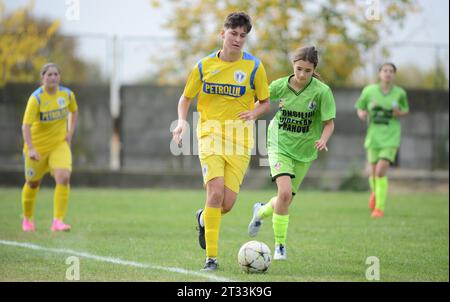 Frauenfußball: Rumänien 3. Liga Spiel zwischen Prahova CSU Ploiesti und FC Petrolul Ploiesti , Stadion Metalul Filipestii de Padure , 22.10.2023 Stockfoto