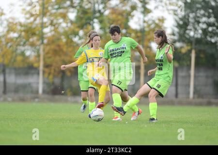 Frauenfußball: Rumänien 3. Liga Spiel zwischen Prahova CSU Ploiesti und FC Petrolul Ploiesti , Stadion Metalul Filipestii de Padure , 22.10.2023 Stockfoto