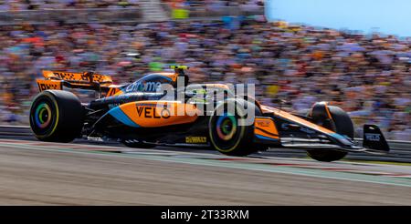 Austin, Texas - 22. Oktober 2023: Lando Norrris Fahrer des #4 McLaren F1-Autos, beim Lenovo United States Grand Prix auf dem Circuit of the Americas. Quelle: Nick Paruch / Alamy Live News Stockfoto