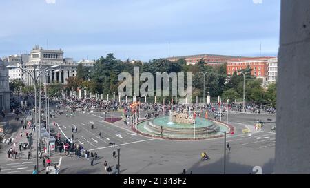 Aus der Vogelperspektive auf den Cibeles-Platz in Madrid Stockfoto