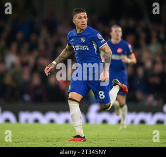 London, Großbritannien. Oktober 2023 - Chelsea V Arsenal - Premier League - Stamford Bridge. Chelsea's Enzo Fernandez in Aktion während des Spiels gegen Arsenal. Bildnachweis: Mark Pain / Alamy Live News Stockfoto