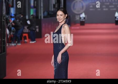 Die taiwanesische Schauspielerin, Sängerin, Fernsehmoderatorin und Model Amber an nimmt am 21. Oktober 2023 an den 58. Golden Bell Awards in Taipei City, Taiwan, Teil. Stockfoto