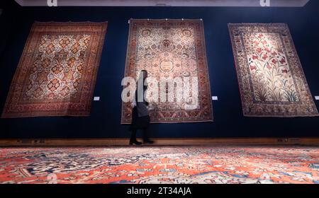 Christie's, London, Großbritannien. Oktober 2023. Der Verkauf von Kunst der Islamischen und Indischen Welt (einschließlich Teppiche und Teppiche) findet am 26. Oktober statt. Quelle: Malcolm Park/Alamy Live News Stockfoto