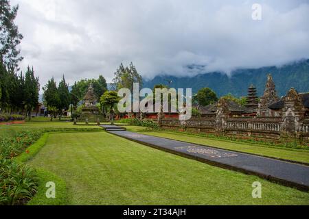 Auf dem Gelände des Tempels „Pura Ulun Danu Batur“ Stockfoto