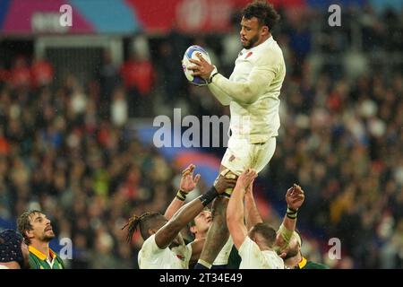 Der Engländer Courtney Lawes während des Halbfinalspiels der Rugby-Weltmeisterschaft 2023 zwischen England und Südafrika im Stade de France in Saint-Denis, Frankreich am 21. Oktober 2023. Quelle: FAR EAST PRESS/AFLO/Alamy Live News Stockfoto