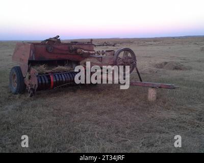 Eine alte und veraltete Landmaschinen auf Einem Bauernhof Alte und veraltete Landmaschinen Credit: Imago/Alamy Live News Stockfoto