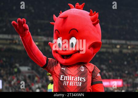 Mailand, Italien. Oktober 2023. Das Maskottchen des AC Milan, das während des Spiels Der Serie A zwischen dem AC Milan und Juventus in San Siro in Mailand zu sehen war. (Foto: Gonzales Photo/Alamy Live News Stockfoto