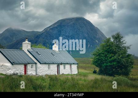 Black Rock Cottage ist ein Cottage im Herzen von Glencoe, Scottish Highlands. Stockfoto