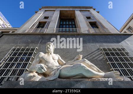 TURIN (TURIN), ITALIEN, 25. MÄRZ 2023 - Blick auf den Po-Brunnen in der Nähe des Platzes San Carlo im Zentrum von Turin, Italien Stockfoto