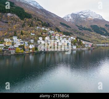 Odda ist eine Stadt in der Gemeinde Ullensvang im Verwaltungsbezirk Vestland im Bezirk Hardanger, Norwegen Stockfoto