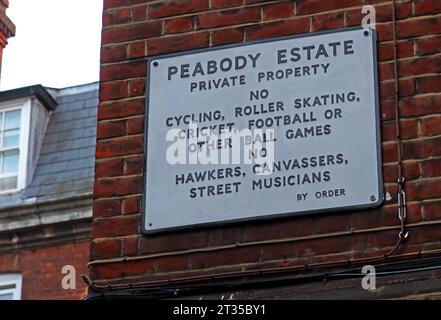 Regeln im Peabody Trust Landlord Estate, Horseferry RO, Westminster, London, England, UK, SW1P 2EH Stockfoto