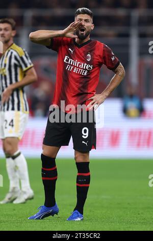 Mailand, Italien. Oktober 2023. Olivier Giroud vom AC Milan Gesten während des Fußballspiels der Serie A zwischen AC Milan und Juventus FC im Stadio Giuseppe Meazza am 22. Oktober 2023 in Mailand. Quelle: Marco Canoniero/Alamy Live News Stockfoto
