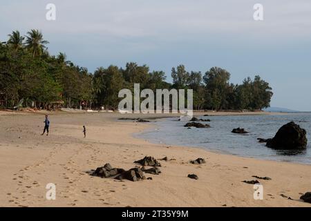 Golden Pearl Beach - Koh Jum - Thailand, Januar 2023 *** Golden Pearl Beach Koh Jum Thailand, Januar 2023 Credit: Imago/Alamy Live News Stockfoto