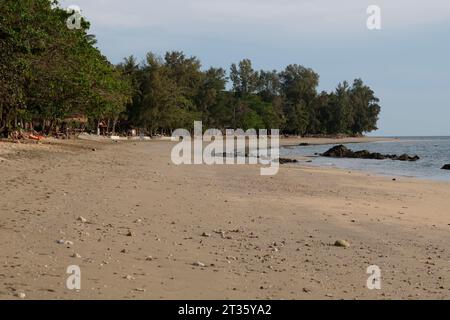 Golden Pearl Beach - Koh Jum - Thailand, Januar 2023 *** Golden Pearl Beach Koh Jum Thailand, Januar 2023 Credit: Imago/Alamy Live News Stockfoto