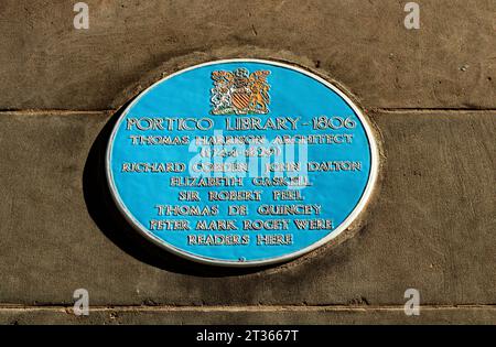 Portico Library, blaue Plakette, Manchester. Stockfoto