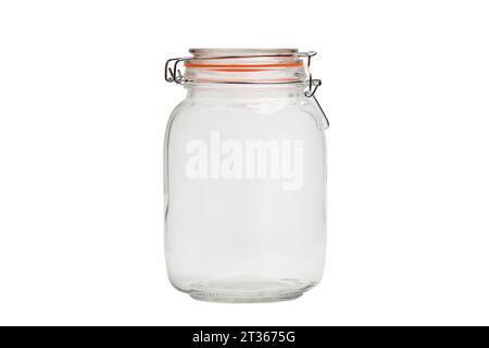 Leerer geschlossener Glasbehälter für Massenprodukte, isoliert auf weißem Hintergrund. Kopierbereich. Stockfoto