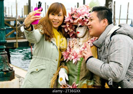 Selfie, Karnevalskostüme, Veneto, Venedig, Italien, Europa Stockfoto
