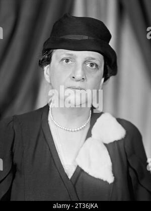 Frances Perkins. Porträt der amerikanischen Arbeiterrechtlerin und ehemaligen Arbeitsministerin Fannie Coralie Perkins (1880–1965) von Harris and Ewing, 1905 Stockfoto