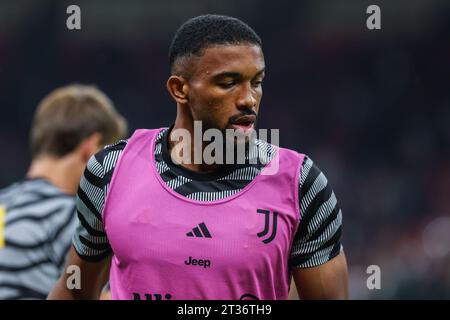 Mailand, Italien. Oktober 2023. Gleison Bremer vom FC Juventus war 2023/24 beim Fußballspiel der Serie A zwischen dem AC Milan und dem FC Juventus im San Siro Stadion zu sehen. (Foto: Fabrizio Carabelli/SOPA Images/SIPA USA) Credit: SIPA USA/Alamy Live News Stockfoto