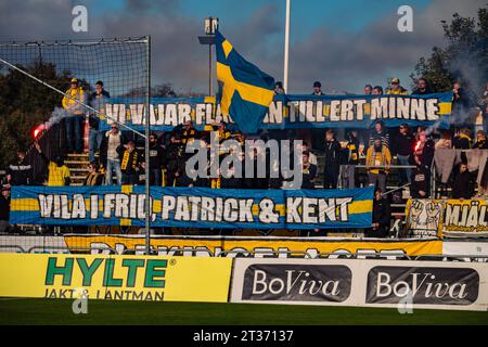 Halmstad, Schweden. Oktober 2023. Erik Ahlstrand (10) von Mjaellby wurde während des Allsvenskan-Spiels zwischen Halmstads BK und Mjaellby im Oerjans Vall in Halmstad gesehen. (Foto: Gonzales Photo - Amanda Persson). Stockfoto