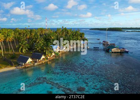 Aus der Vogelperspektive, Tetamanu Village, am South Pass, South Channel, spektakulärer Tauchplatz, Tetamanu Island, Fakarava Atoll, Tuamotu Archipel, Tahiti Stockfoto