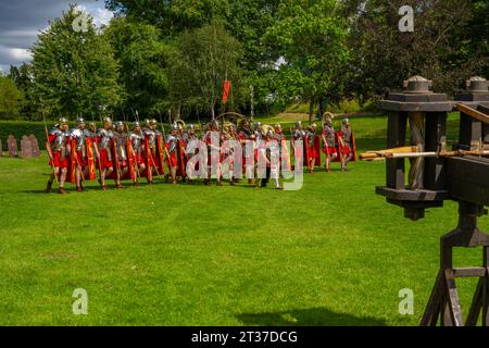 Reenactors in römischer Uniform am römischen Tag in Colchester Essex Stockfoto