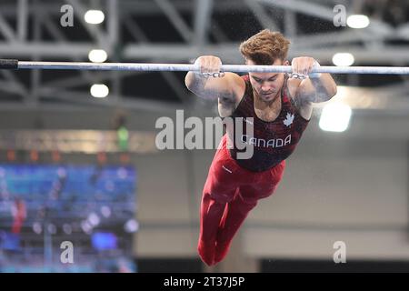 Santiago, Chile. Oktober 2023. William Emard aus Kanada tritt am 23. Oktober im National Stadion Sports Park in Santiago an der künstlerischen Gymnastik der Santiago 2023 Pan American Games an. Foto: Heuler Andrey/DiaEsportivo/Alamy Live News Credit: DiaEsportivo/Alamy Live News Stockfoto