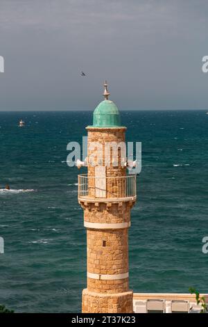 Die Al-Bahr-Moschee, was die Meeresmoschee bedeutet, ist die älteste erhaltene Moschee im historischen Teil von Jaffa, Israel. Stockfoto