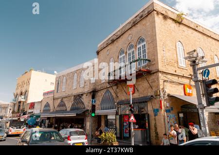 Jaffa, Israel - 5. Oktober 2023: Blick von den historischen Straßen von Jaffa, einer alten levantinischen Hafenstadt, die von den Kanaaniten gegründet wurde und heute Teil davon ist Stockfoto