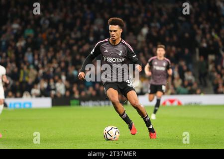 Tottenham Hotspur Stadium, London, Großbritannien. Oktober 2023. Premier League Football, Tottenham Hotspur gegen Fulham; Antonee Robinson von Fulham Credit: Action Plus Sports/Alamy Live News Stockfoto