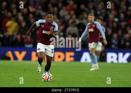 Birmingham, Großbritannien. Oktober 2023. Leon Bailey von Aston Villa in Aktion. Premier League Spiel, Aston Villa gegen West Ham Utd im Villa Park in Birmingham am Sonntag, den 22. Oktober 2023. Dieses Bild darf nur für redaktionelle Zwecke verwendet werden. Nur redaktionelle Verwendung, Bild von Andrew Orchard/Andrew Orchard Sportfotografie/Alamy Live News Credit: Andrew Orchard Sportfotografie/Alamy Live News Stockfoto