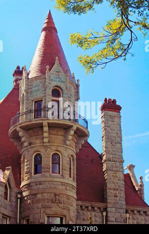 Das ist Craigdarroch Castle, ein Herrenhaus, das auch eine Touristenattraktion ist. Sie kann in Victoria, British-Columbia, besucht werden. Stockfoto