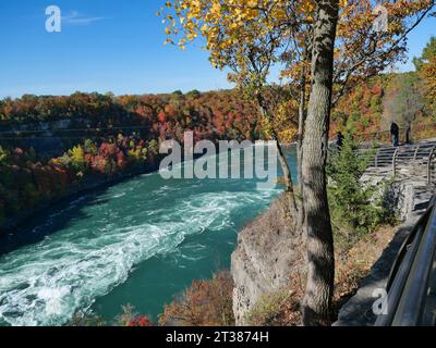 Blick auf die Niagara River Gorge vom Wander- und Radweg auf der amerikanischen Seite Stockfoto