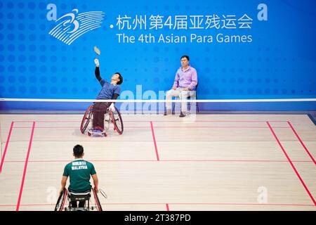 Hangzhou, China. Oktober 2023. Takumi Matsumoto (JPN) Badminton : WH2 Vorspiel der Männer beim Binjiang Gymnasium während der Hangzhou Asian Para Games 2022 in Hangzhou, China. Quelle: SportsPressJP/AFLO/Alamy Live News Stockfoto