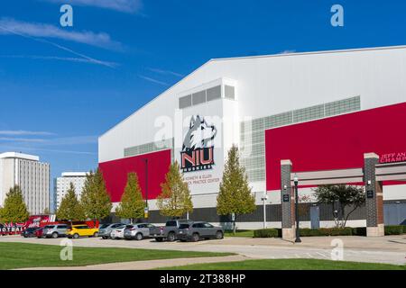 DEKALB, IL, USA - 17. OKTOBER 2023: Chessick Practice Center auf dem Campus der Northern Illinois University. Stockfoto