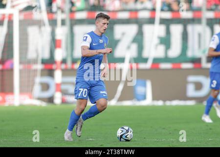 Wojciech Hajda von Puszcza Niepolomice wurde während des Polnischen PKO Ekstraklasa League 2023/2024 zwischen Puszcza Niepolomice und Cracovia Krakau im Cracovia Stadion beobachtet. Endpunktzahl: Puszcza Niepolomice 1:1 Krakau. Quelle: SOPA Images Limited/Alamy Live News Stockfoto