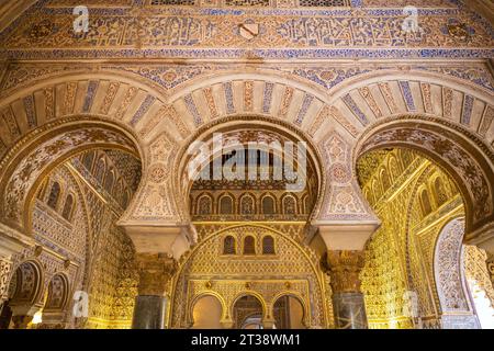 Innendetails des Real Alcazar de Sevilla in Spanien Stockfoto