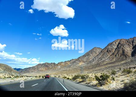 Fahren Sie auf der Interstate 15 nach Las Vegas - Kalifornien, USA Stockfoto