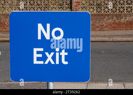 Kein Ausstiegsschild auf einem Parkplatz Stockfoto