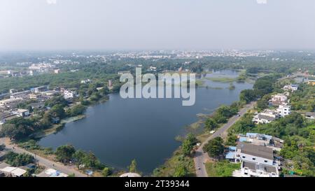 Wunderschöner Blick aus der Vogelperspektive auf Square Lake. Luftaufnahmen mit drone.default Stockfoto