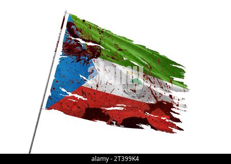 Äquatorialguinea zerrissene Flagge auf transparentem Hintergrund mit Blutflecken. Stockfoto