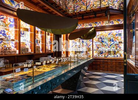 Maison Dandoy Teestube in der Royal Gallery of Saint Hubert mit Waffeln und Spekuloos-Keksen, Brüssel, Belgien Stockfoto