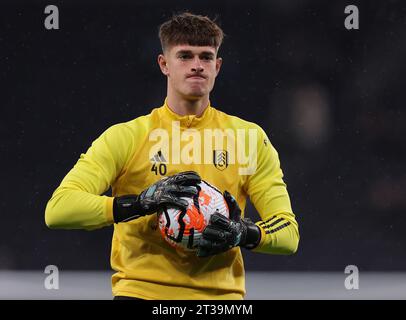 London, Großbritannien. Oktober 2023. George Wickens aus Fulham während des Premier League-Spiels im Tottenham Hotspur Stadium in London. Der Bildnachweis sollte lauten: Paul Terry/Sportimage Credit: Sportimage Ltd/Alamy Live News Stockfoto
