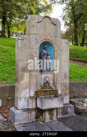 St Ann’s Well St Anne’s Well ist eine alte warme natürliche Quelle in Buxton, Derbyshire in England Stockfoto