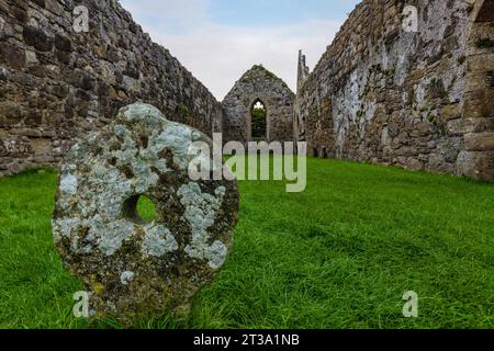 Bonamargy Friary, Ballycastle, Nordirland, ist ein gut erhaltenes Franziskanerkloster aus dem 15. Jahrhundert im County Antrim. Stockfoto