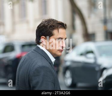 London 24. September 2023. Die Minister verlassen das Kabinettsbüro nach der ABGEBILDETEN wöchentlichen Kabinettssitzung: RT Hon Johnny Mercer Bridget Catterall AlamyLiveNews. Stockfoto